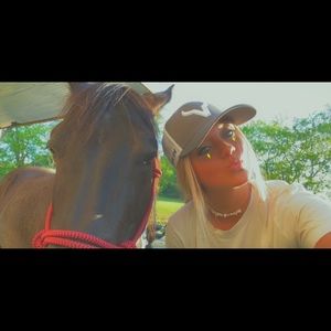 Meet your Posher, Rebecca